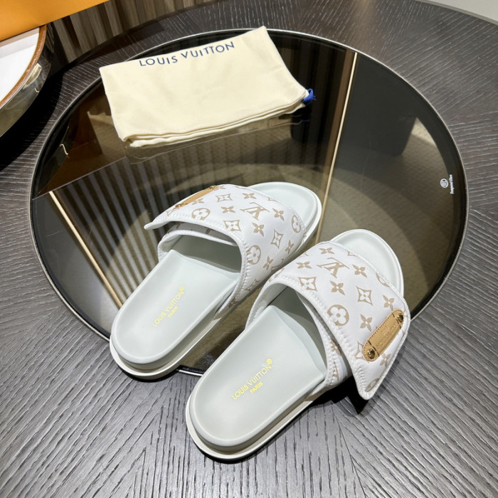 LV SANDALS