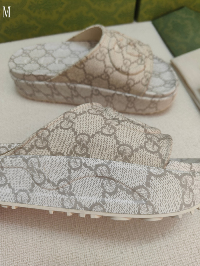 GUCC SANDALS
