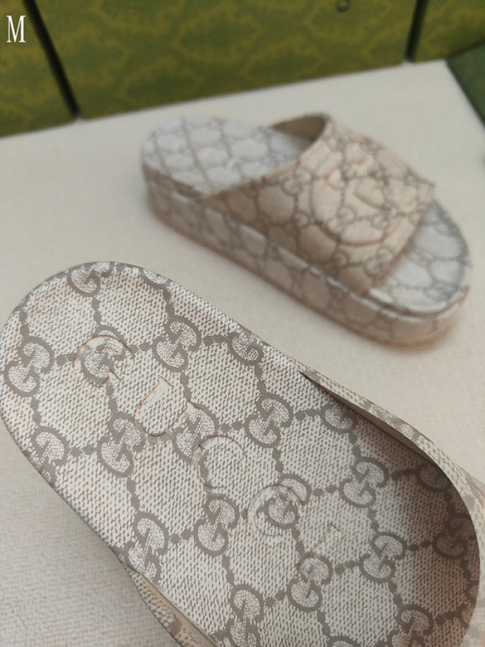 GUCC SANDALS
