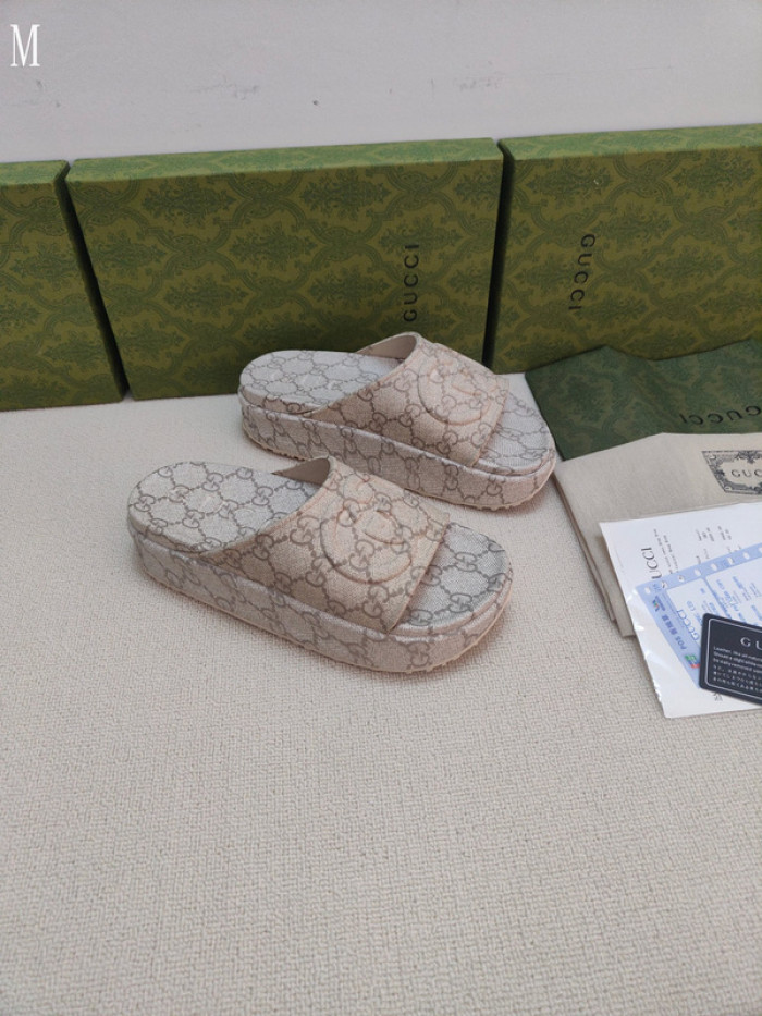 GUCC SANDALS