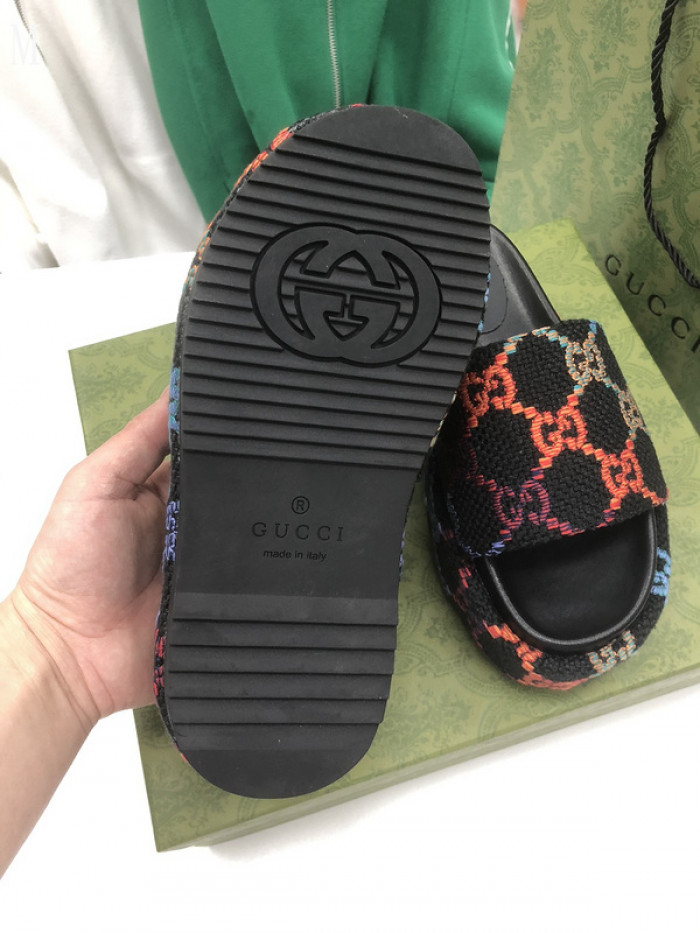 GUCC SANDALS