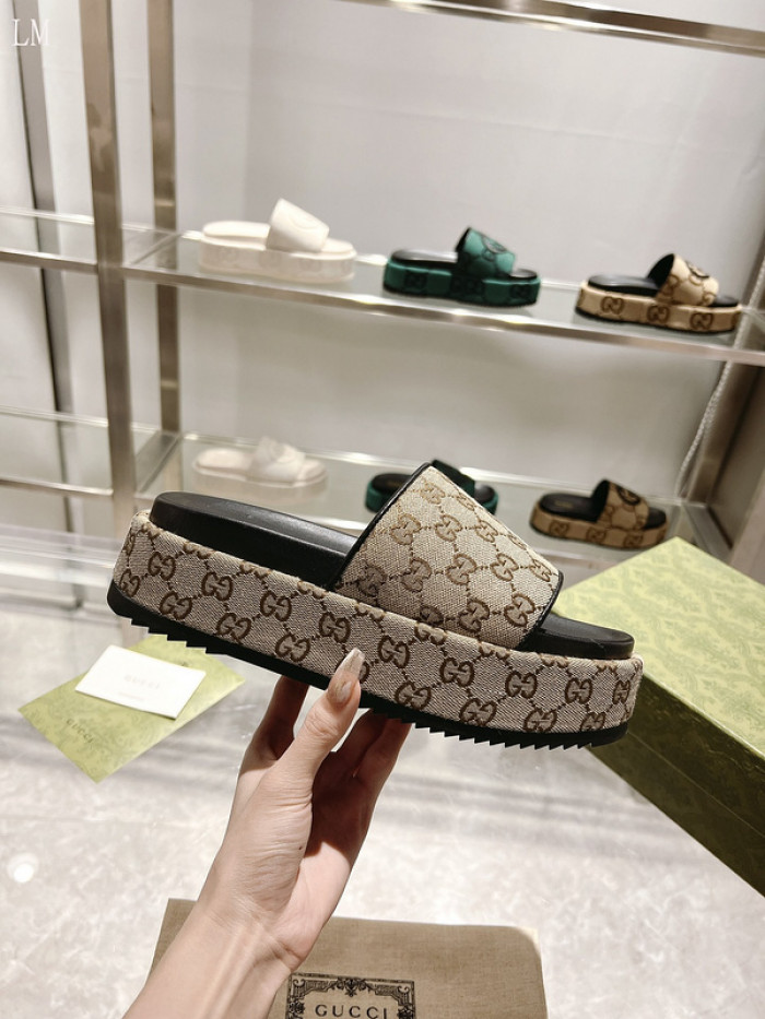 GUCC SANDALS