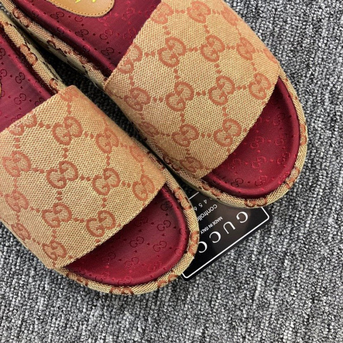 GUCC SANDALS