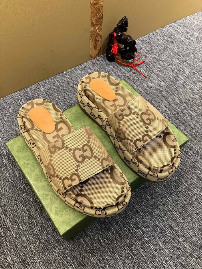 GUCC SANDALS