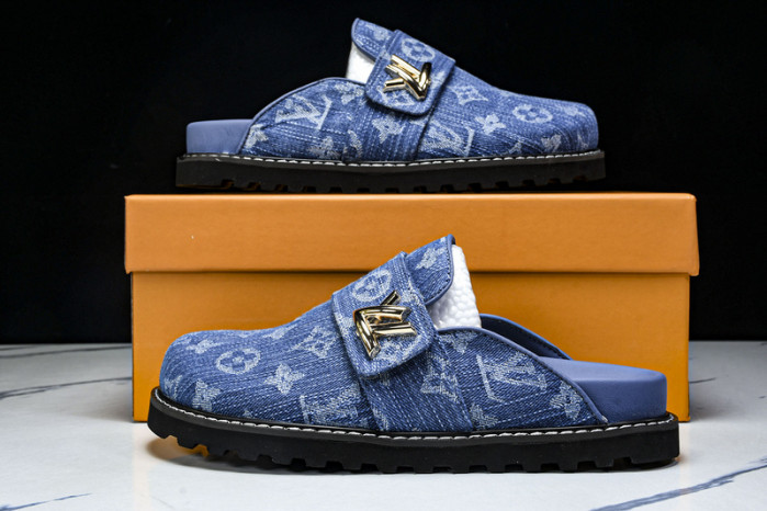 LV SANDALS