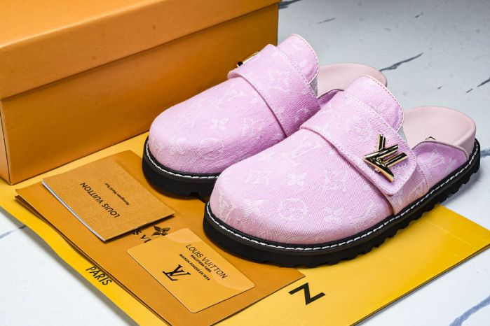 LV SANDALS