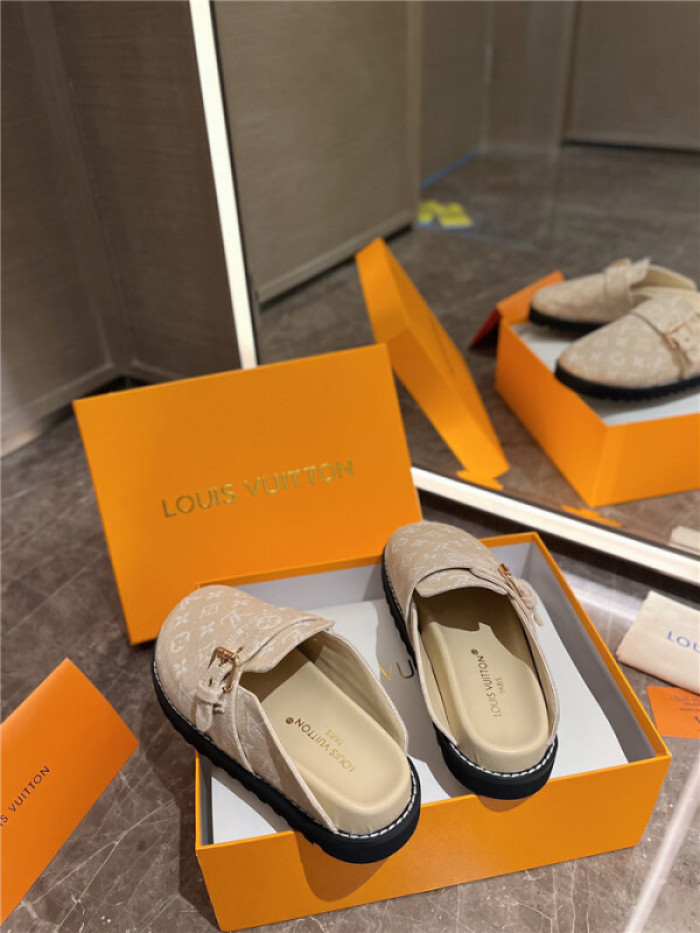 LV SANDALS
