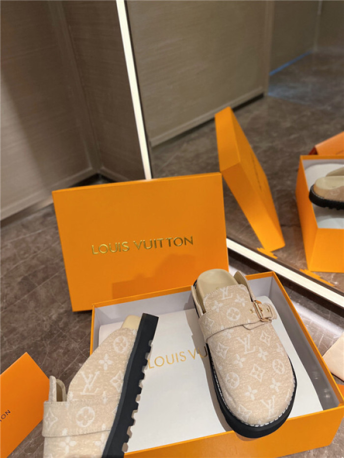 LV SANDALS