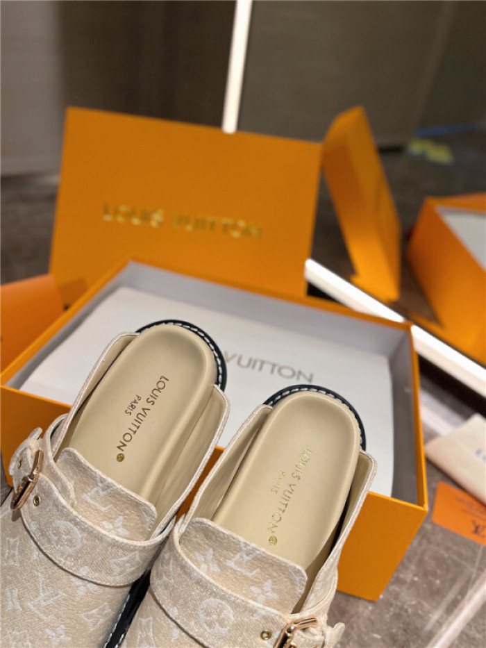 LV SANDALS