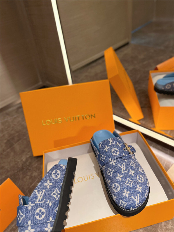 LV SANDALS