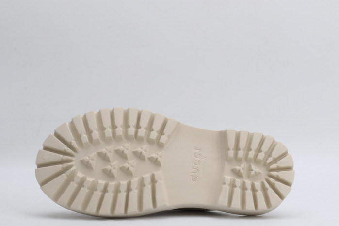G*u*i sandals