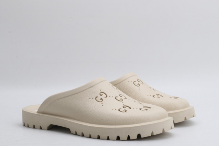 G*u*i sandals