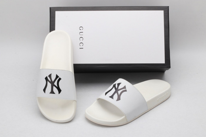 GUCC SANDALS
