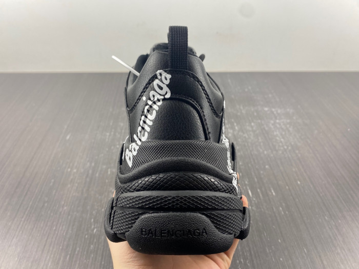 blcg sneaker triple.s.black 536737 w2fab1090