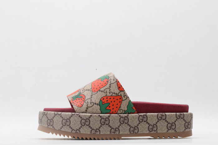 GUCC SANDALS