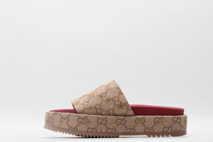 G*u*i sandals