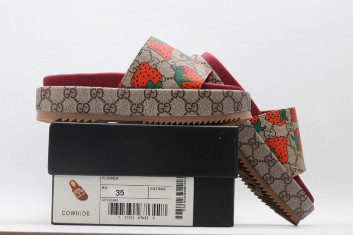 GUCC SANDALS