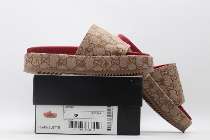 G*u*i sandals