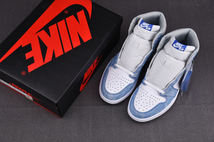 air jordan 1 retro high og hyper royal 555088-402