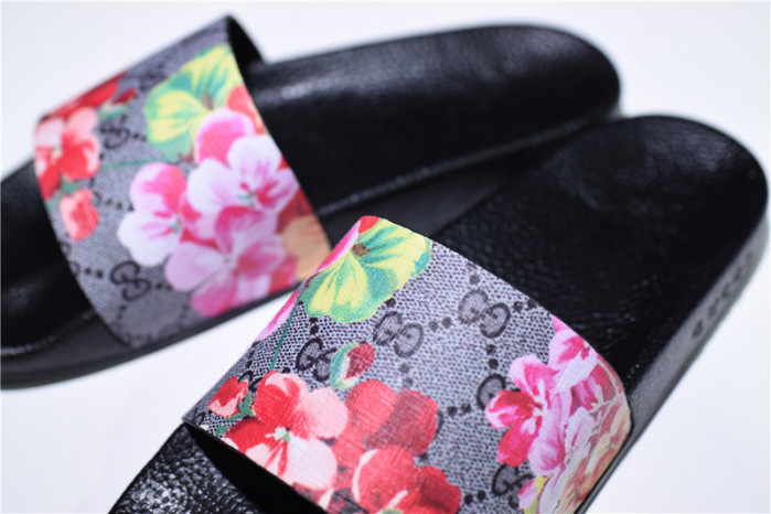GUCC SANDALS